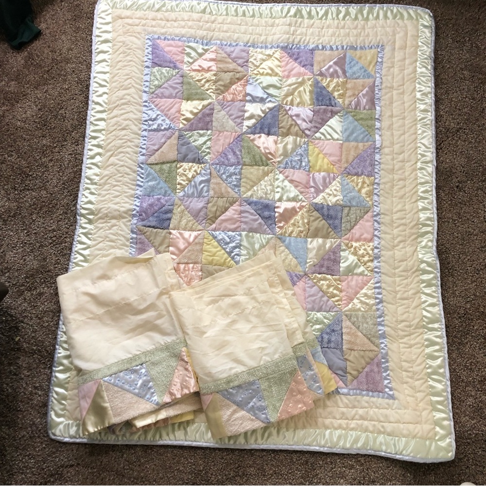 Kidsline Pastel ColorBlock Satin Baby Nursery Quilt + 2 Valance